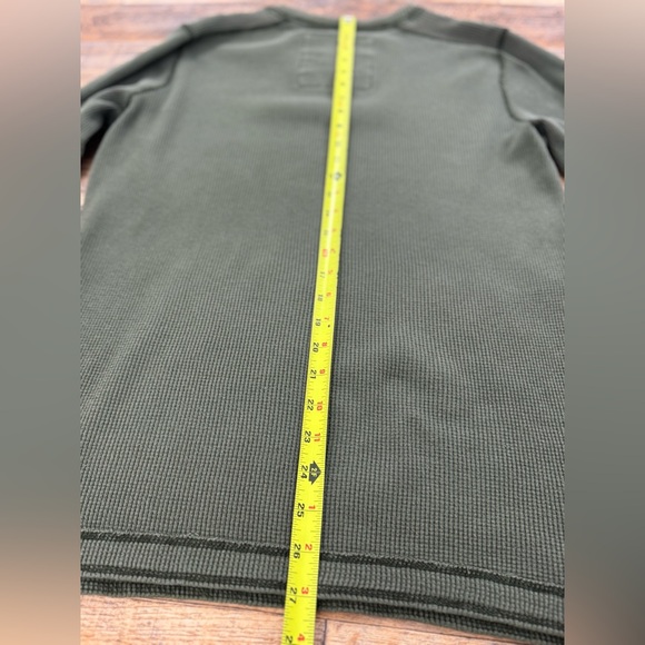 Hollister Men's Waffle Knit Long Sleeve Olive Green Casual Top, Size Medium - Picture 9 of 10